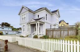 Lilac Victorian Downstairs-Spacious Apartment - Image 2