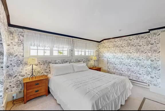 Campton House of Eureka - Image 2