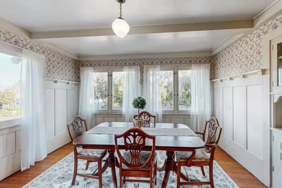 Campton House of Eureka - Image 5