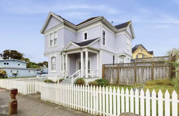Lilac Victorian Downstairs-Spacious Apartment - Image 2